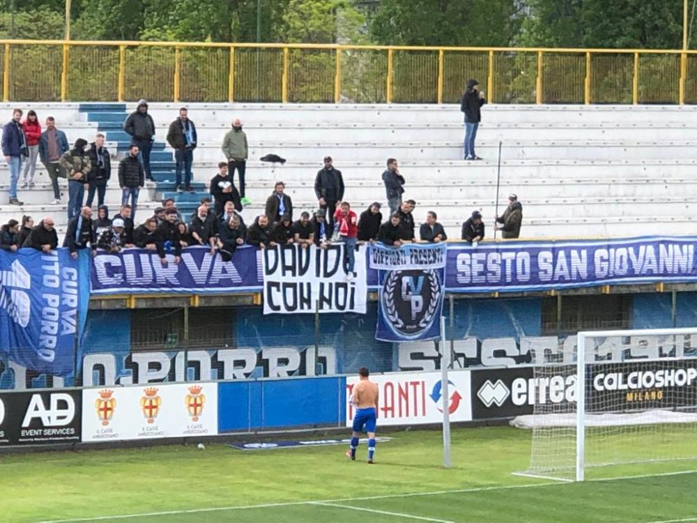 Luciano Gualdi della Pro Sesto lascia il calcio giocato e saluta i suoi tifosi dopo il successo sul Lecco